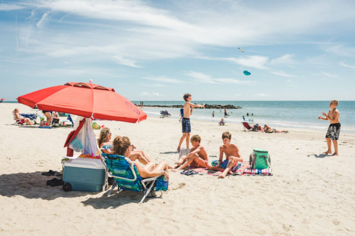 Buckroe Beach & Park just 2 mins away!