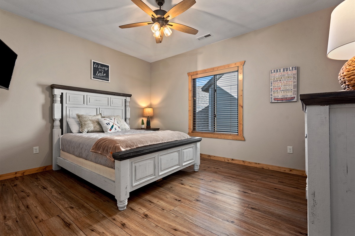 Upper level Queen bedroom #2