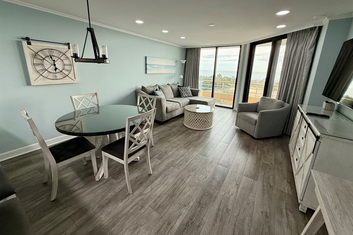Oceanfront Living/Dining Area