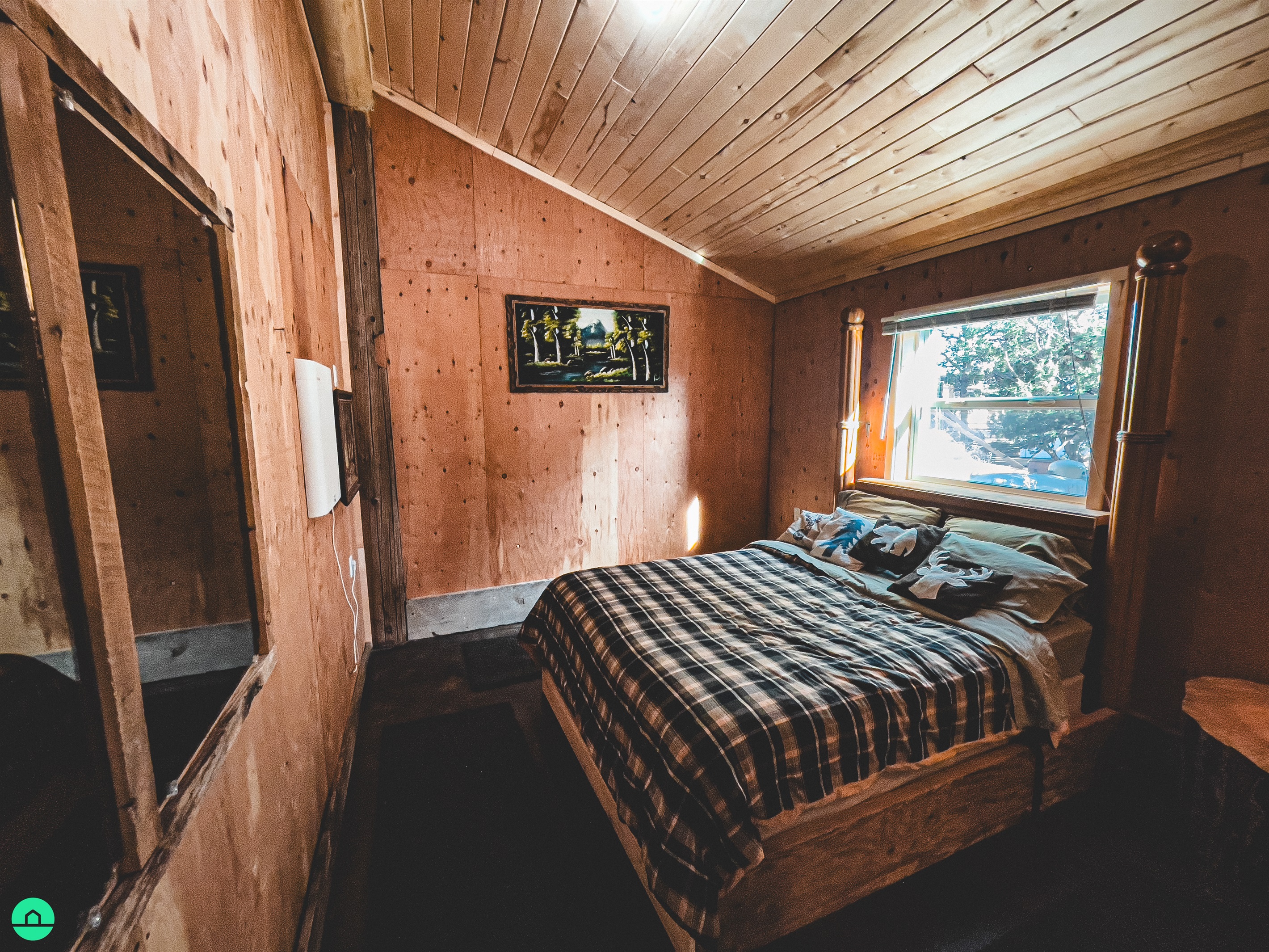 Bedroom 1 Queen