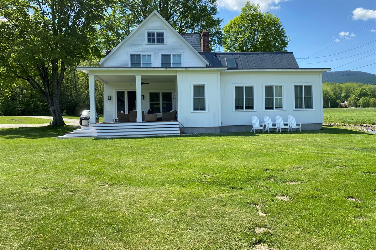 Classic Vermont Farmhouse

“Charming farmhouse with wraparound porch, open grounds, and classic Vermont appeal.”