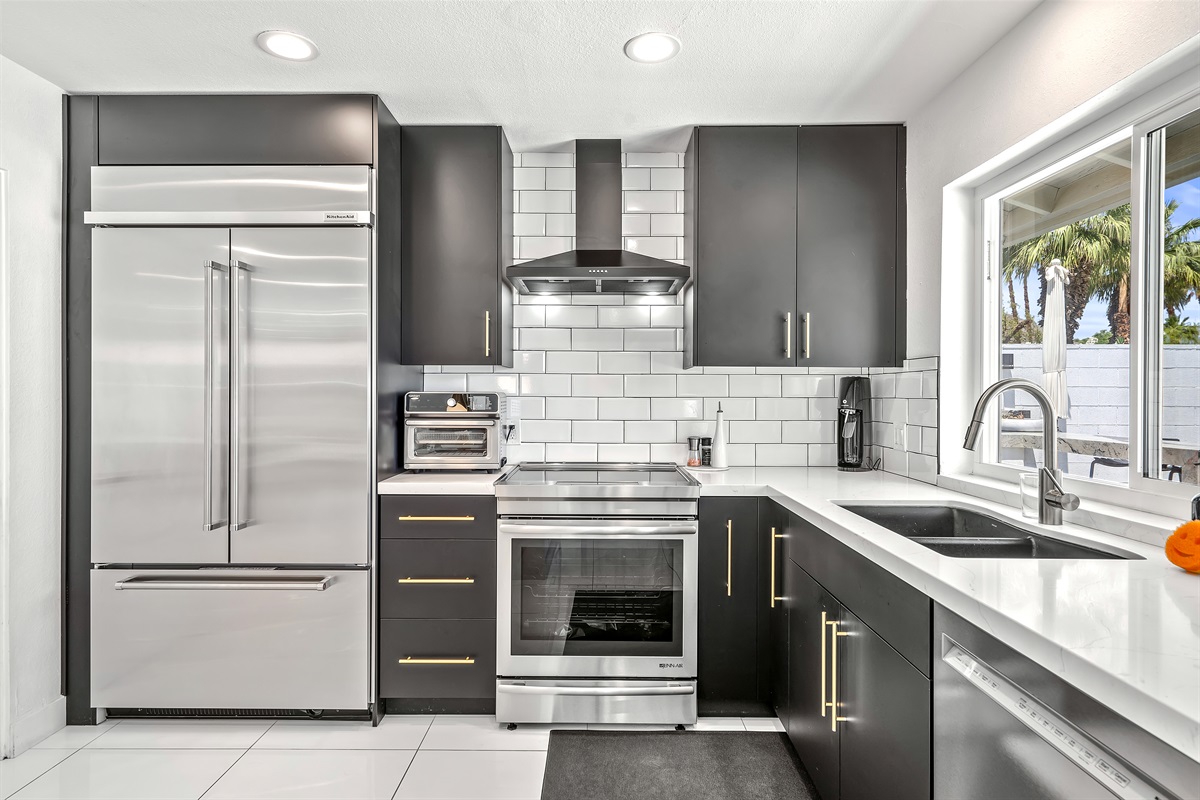 upgraded stainless appliances