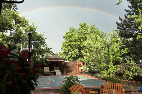 Everything under the rainbow 4Ü at RUCK HAÜS!