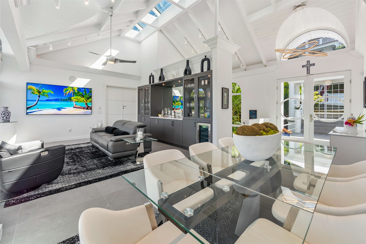 Seating for 8 in the dining room which opens to the ilving room