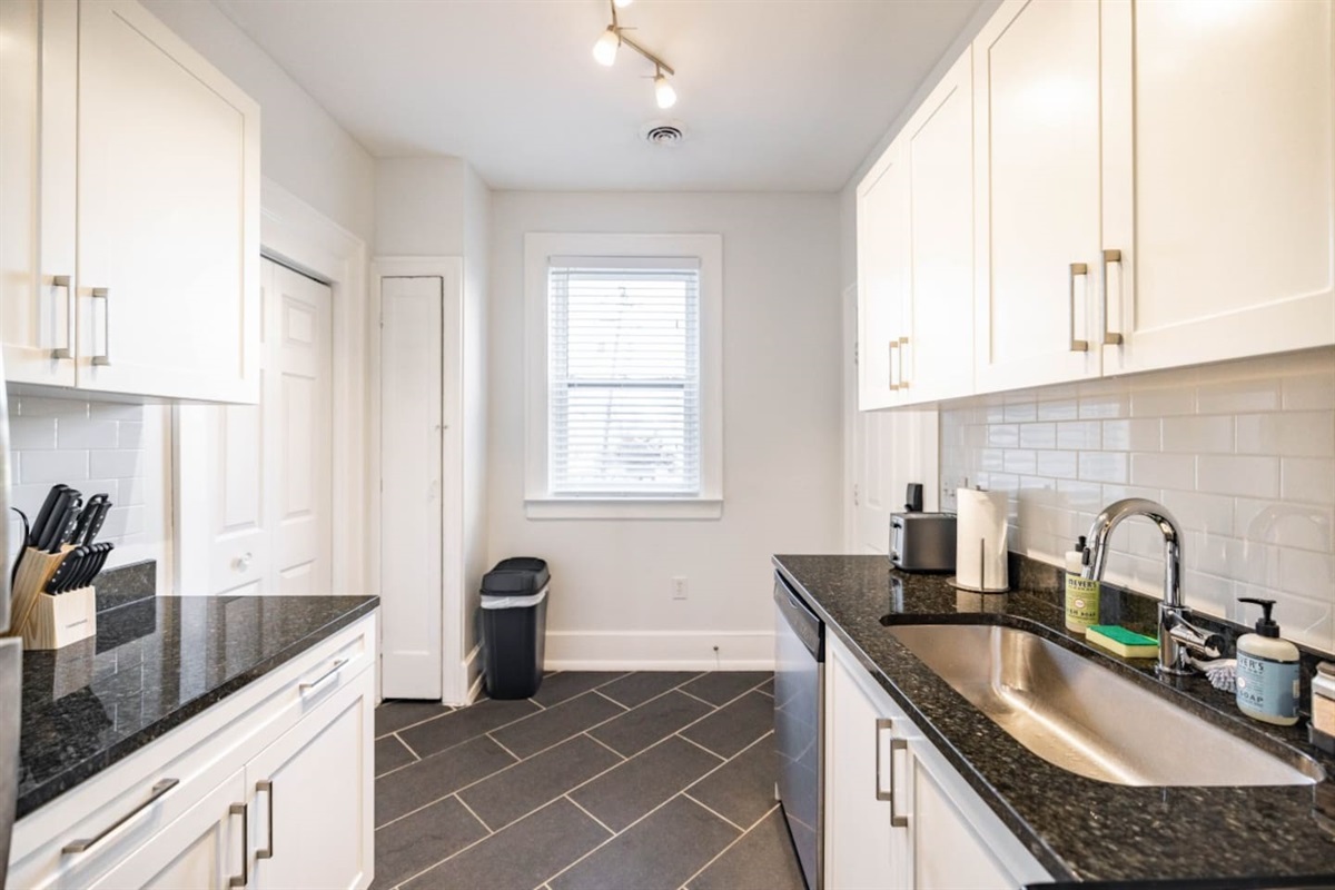 We enjoyed our stay at this Airbnb - great location, very clean and spacious apartment, well-equipped kitchen, really comfortable space. - Constance, 5 Star Review
