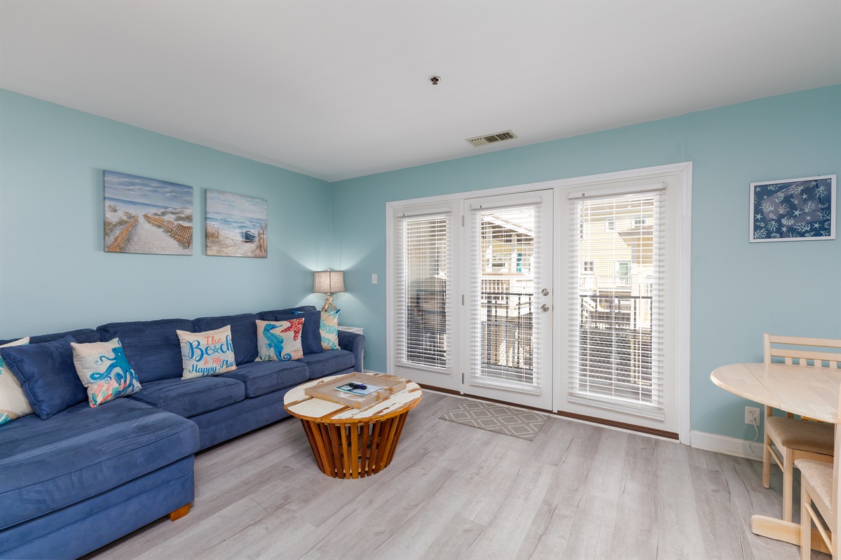 Light and cozy living space!