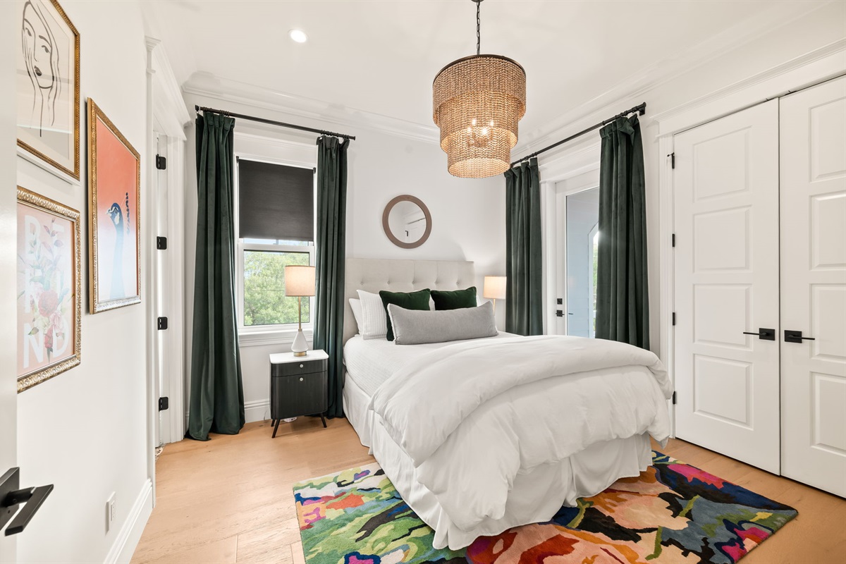 Queen suite, private balcony on front side of home