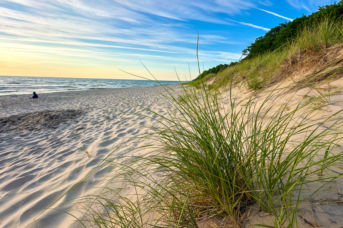 Beautiful days and quiet evenings are better at the beach! This beach is a half mile walk down the end of our road. 