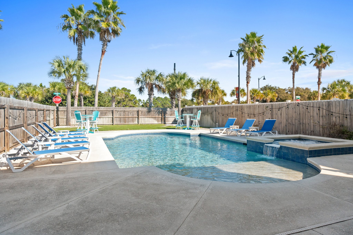 full size pool with tanning ledge