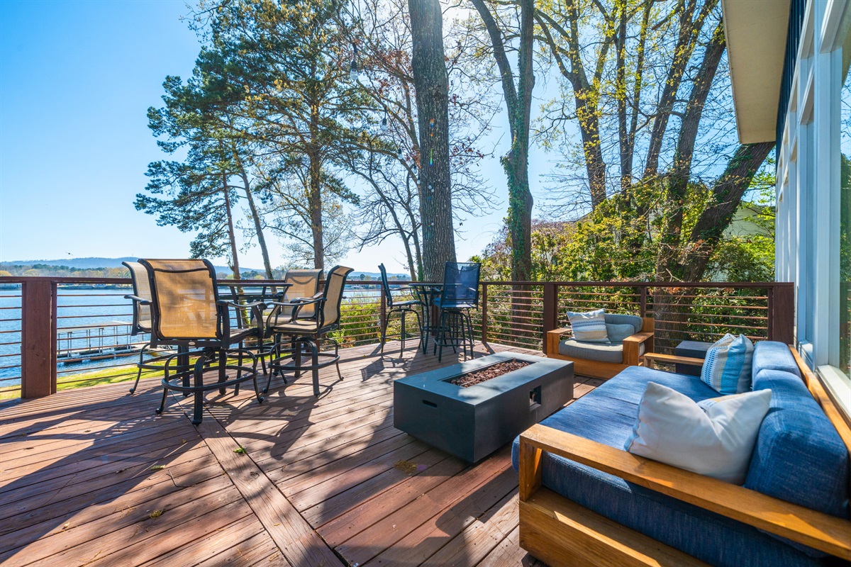 Stretch out and enjoy the open-air setup that makes relaxing with family and friends feel effortless.