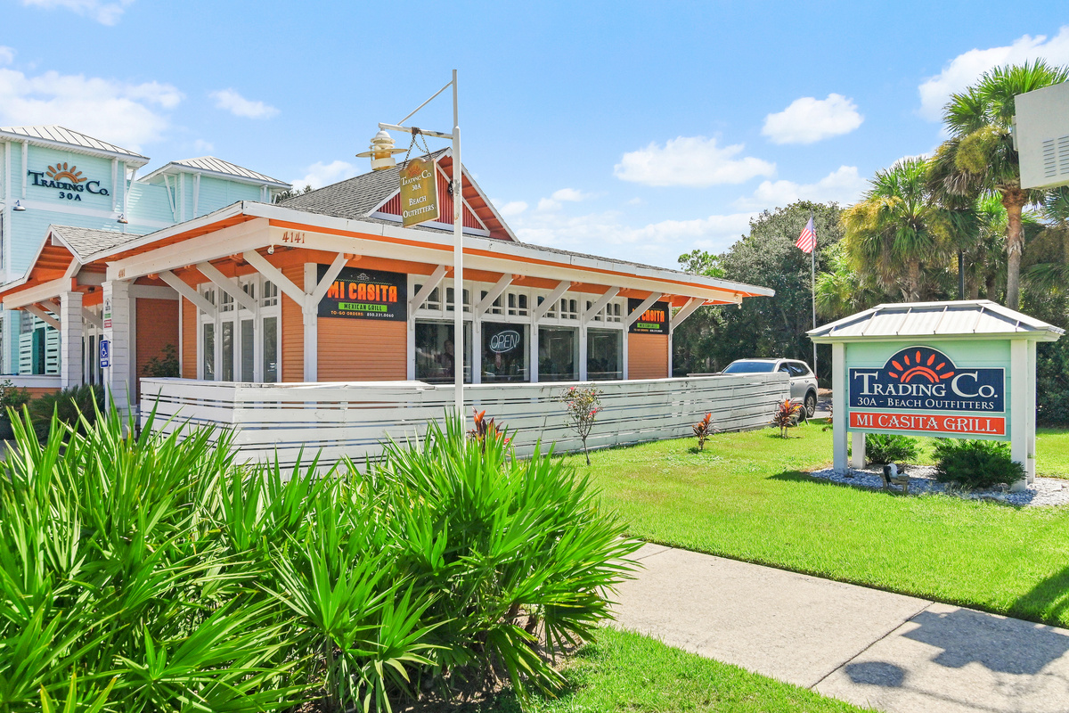Walk to several restaurants and shopping in Seagrove Beach. 