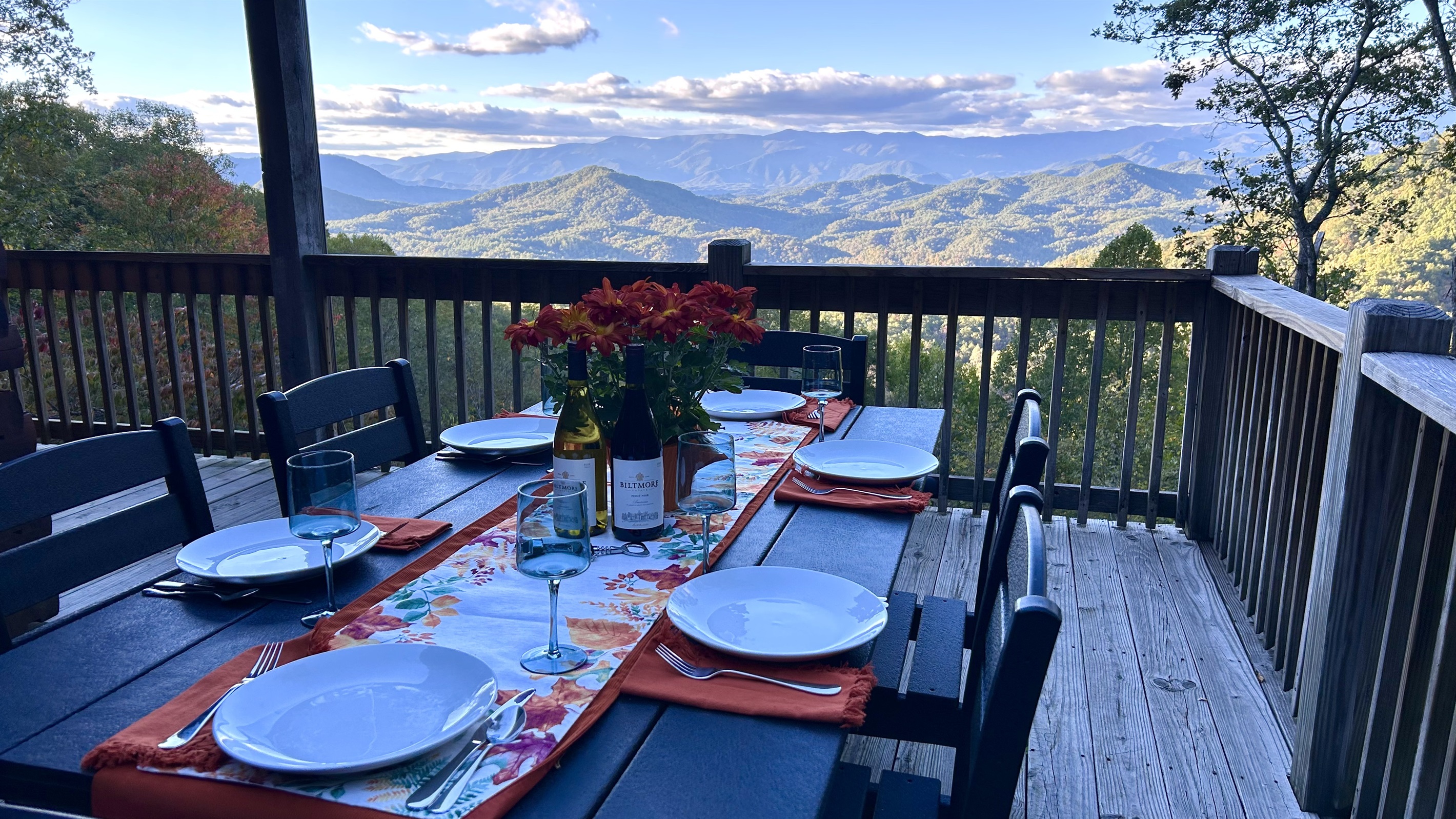 A real dining table! Because dining outside doesn't have to mean plastic plates & cups.