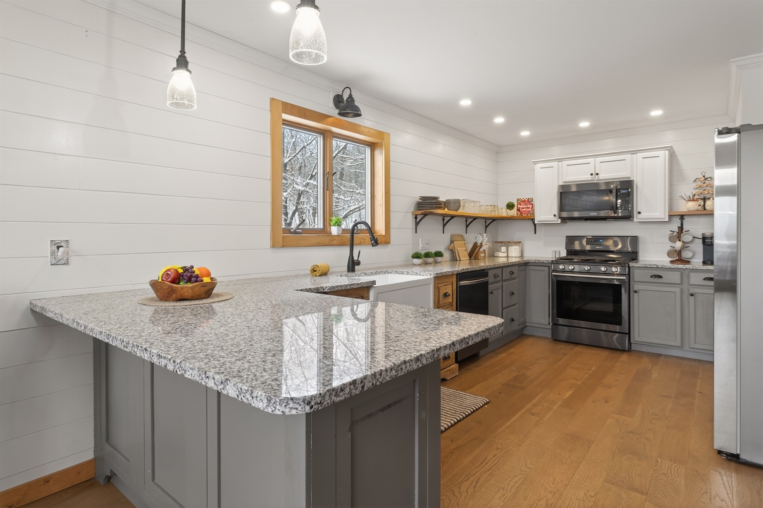 Large fully stocked kitchen