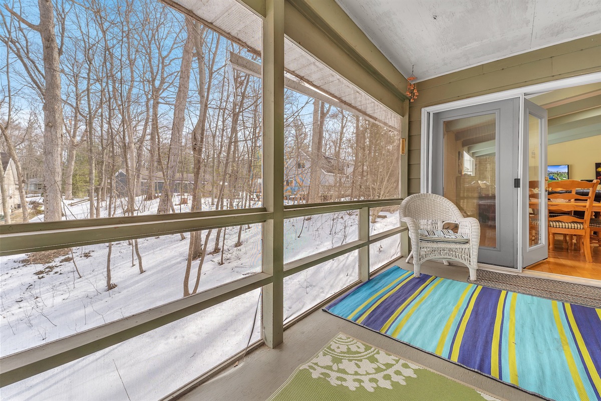 c967b7c3375648e1bd75a31169a825a9 Large