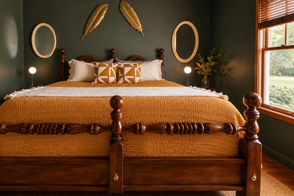 The primary suite features a cozy California king bed and peaceful morning views of the surrounding woods 🌲
For the ultimate deep sleep experience, shut the blinds, turn off the lights, and settle into the kind of dark night rest that will have you waking