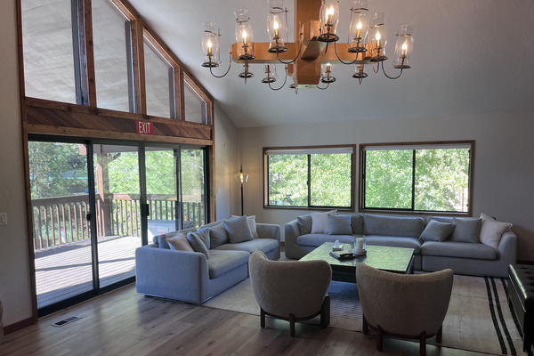 Clubhouse Common Area #1