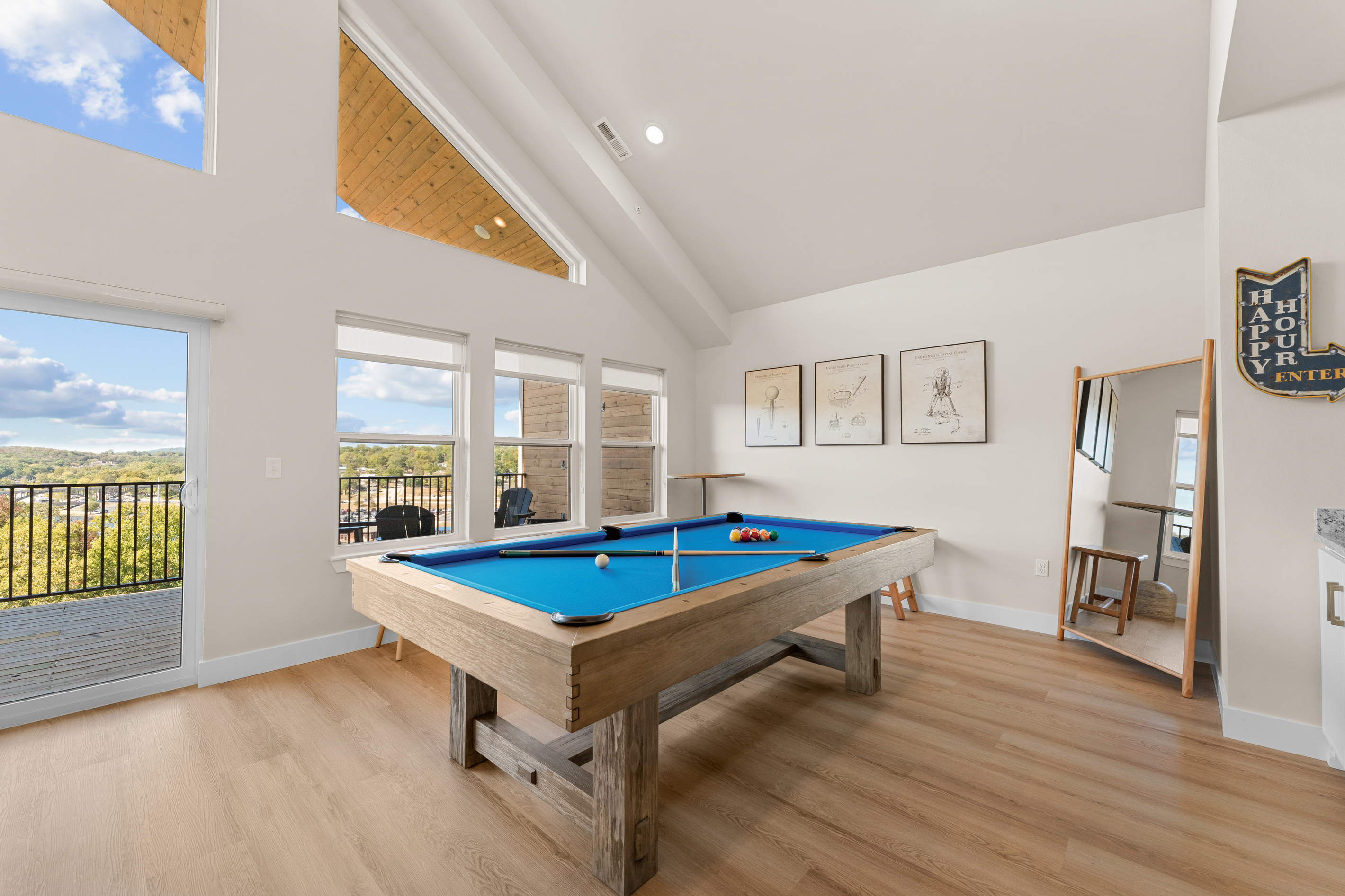 Billiard's Room and Wet Bar