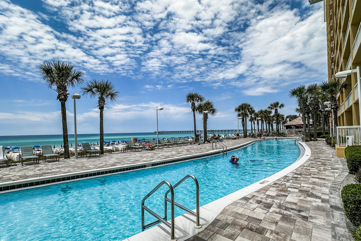 Two Beautiful Pools Ocean Side!