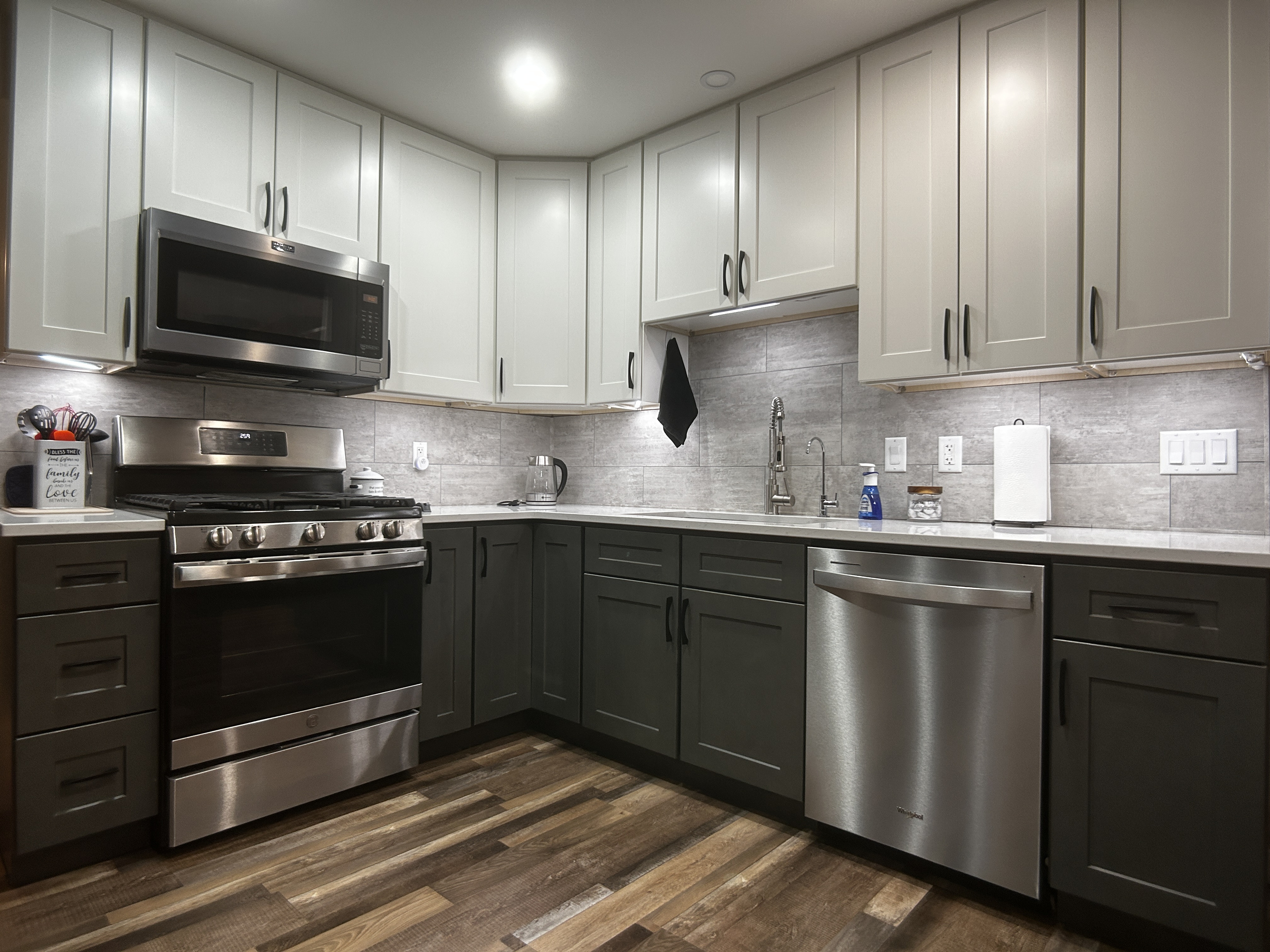 Convection stove speeds up your meal preparations and the dishwasher helps speed up cleanup.