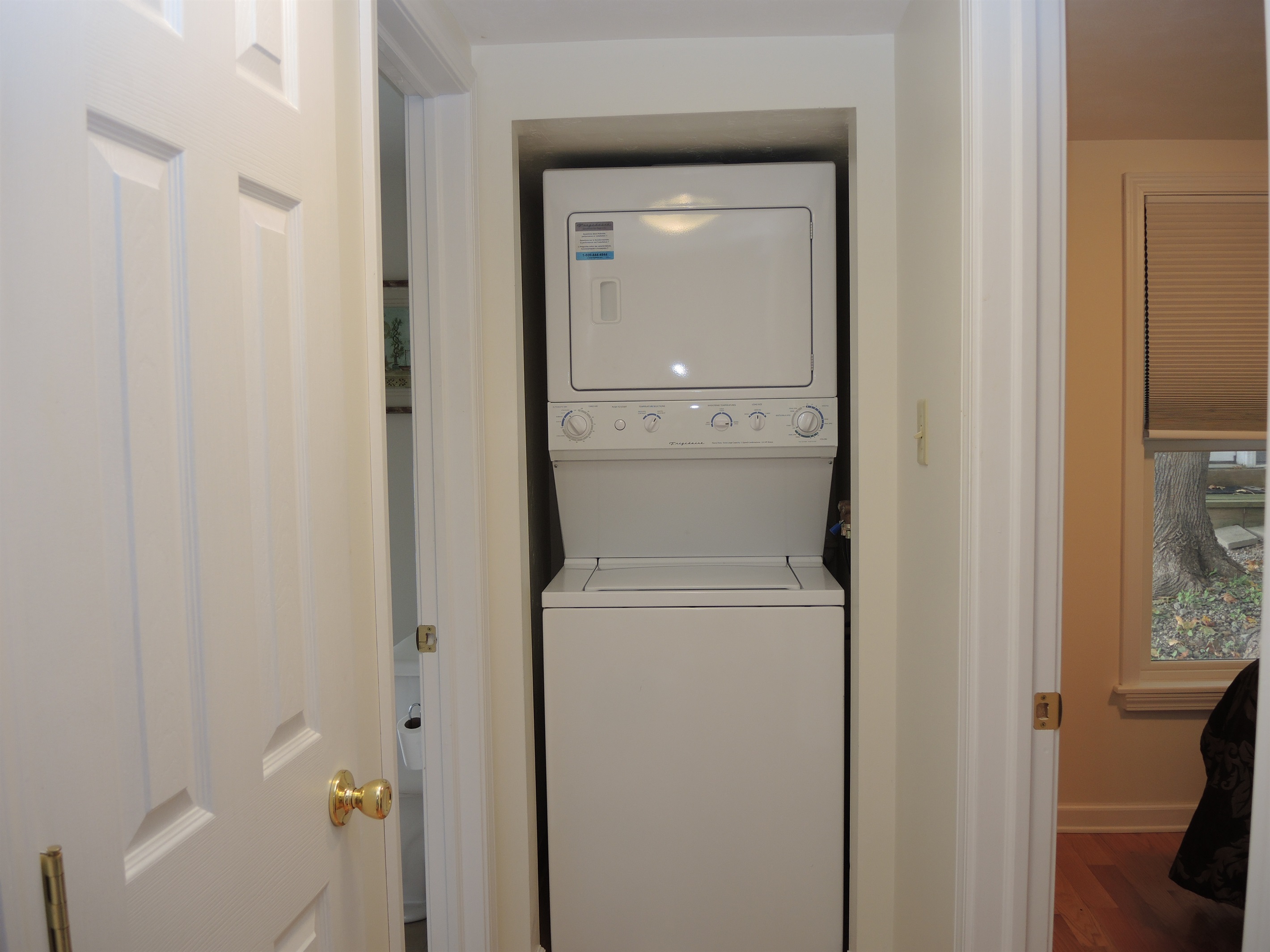 Wide Waterview - Washer/dryer
