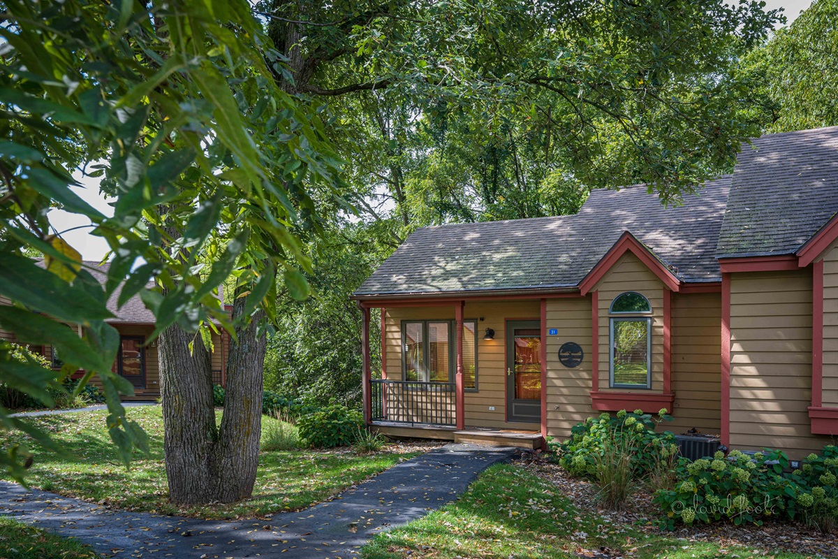 Serene wooded setting near Eagle Ridge South Golf Course