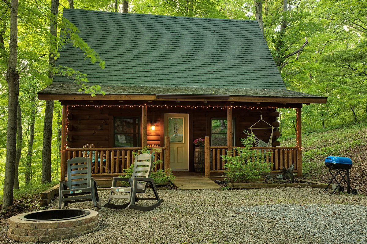 Beechwood Cabin has everything required for an outdoor feast: a charcoal grill, a sturdy fire ring, and the option to purchase firewood.