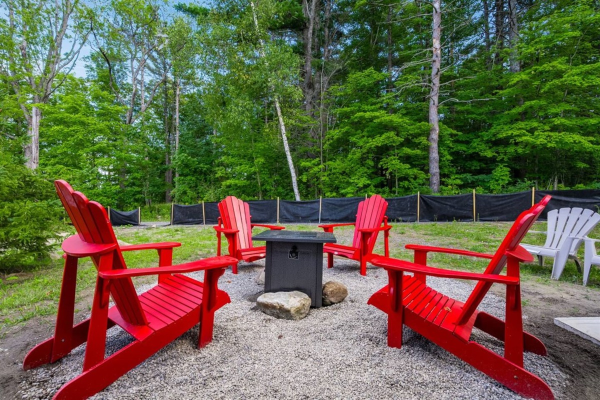 Gather around the fire as the evening sky gives way to a canopy of stars.