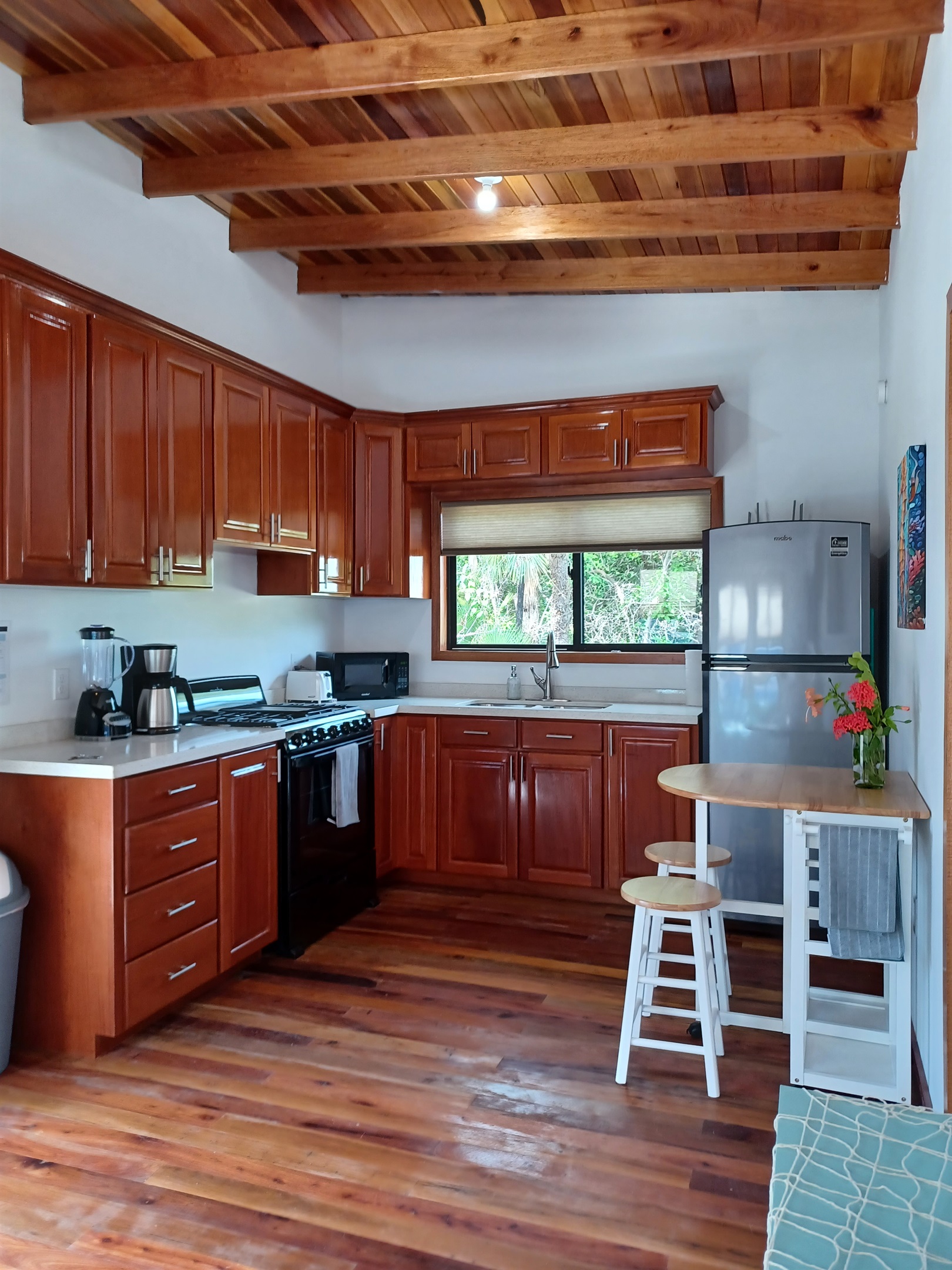 Seahorse Full kitchen with stove and oven