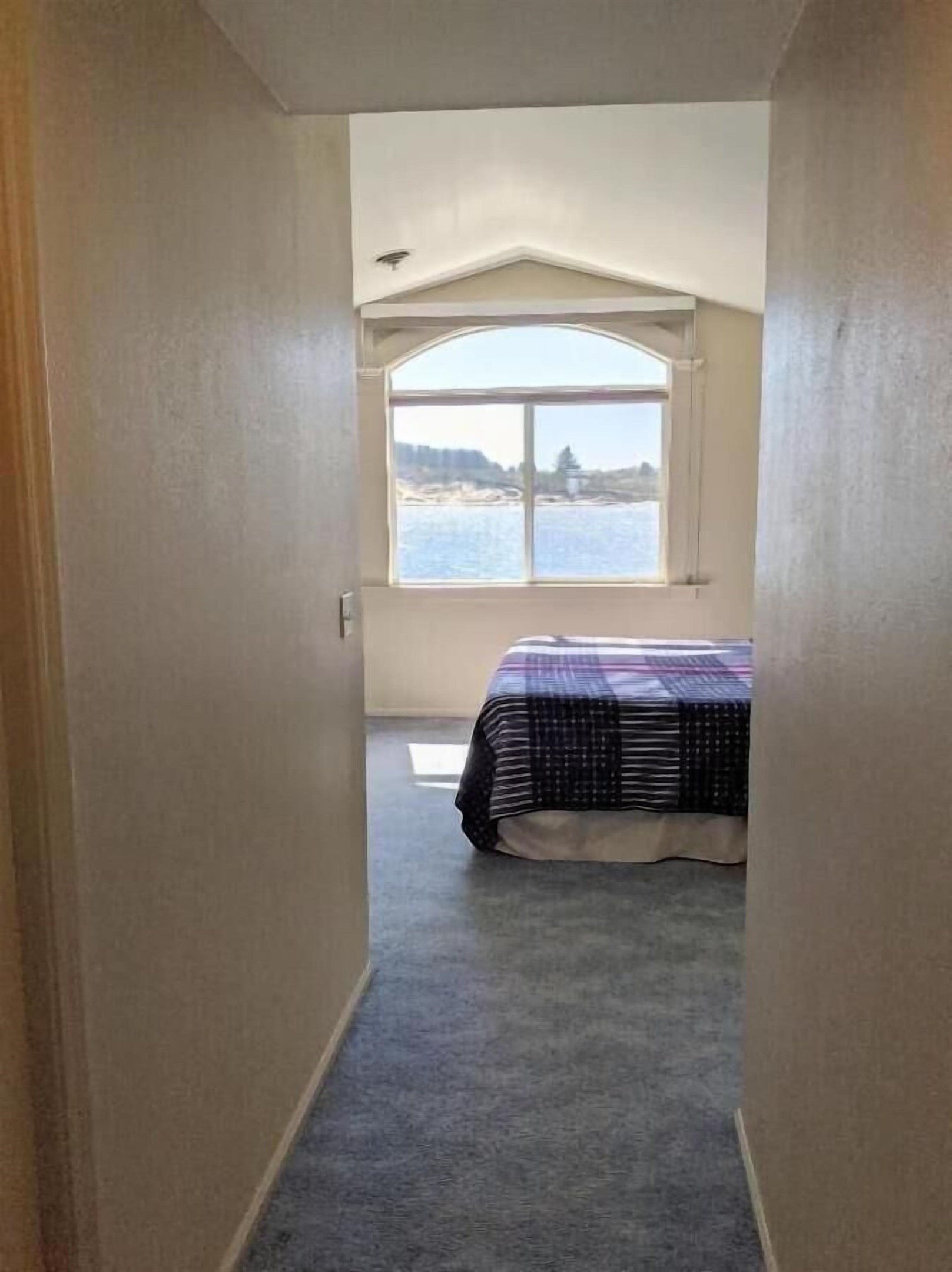 entry way to primary king bedroom