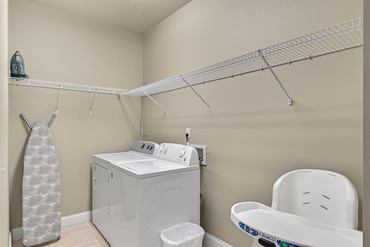 Large Laundry (located on 1st floor)