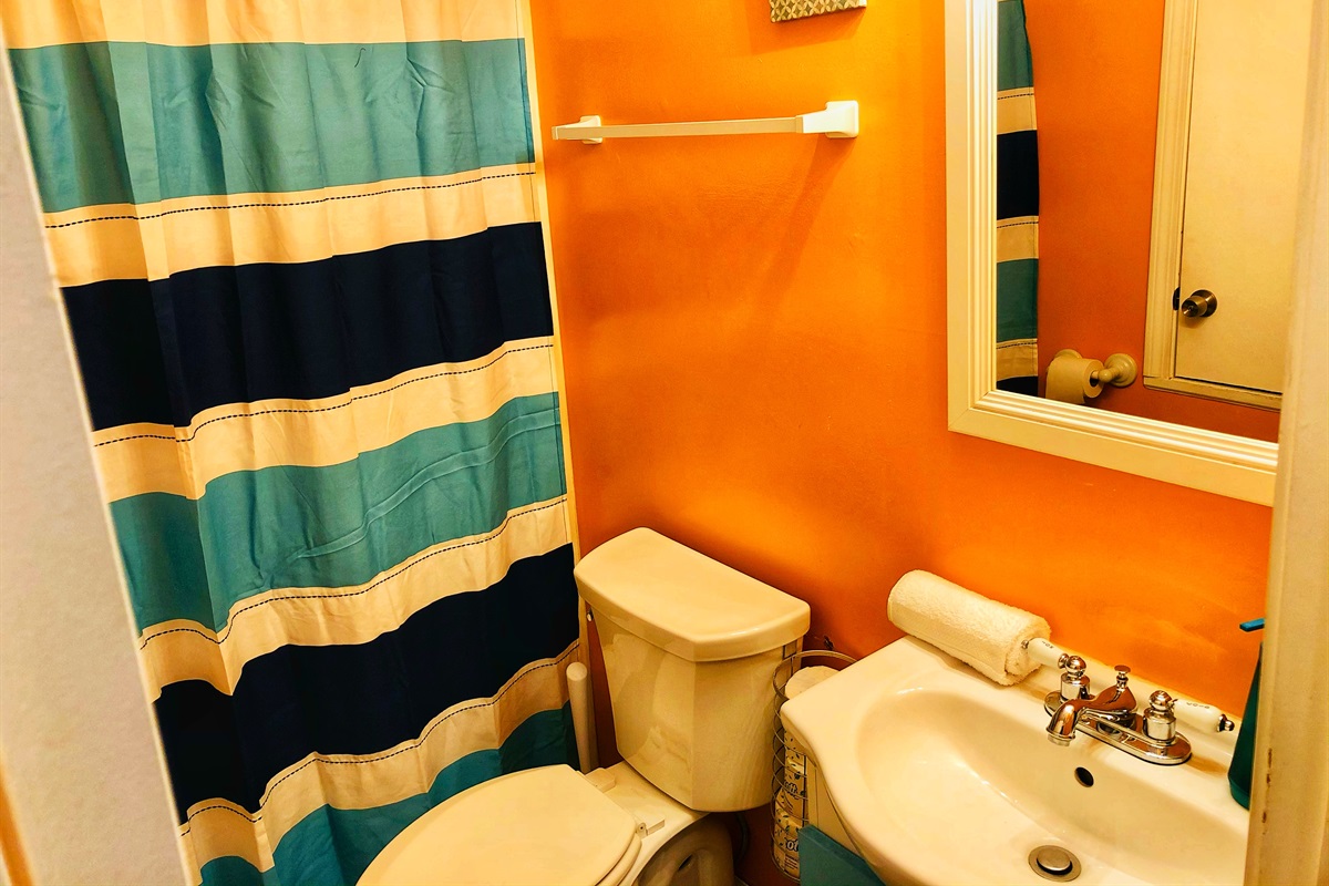 Captain's Cabin OBX — bathroom