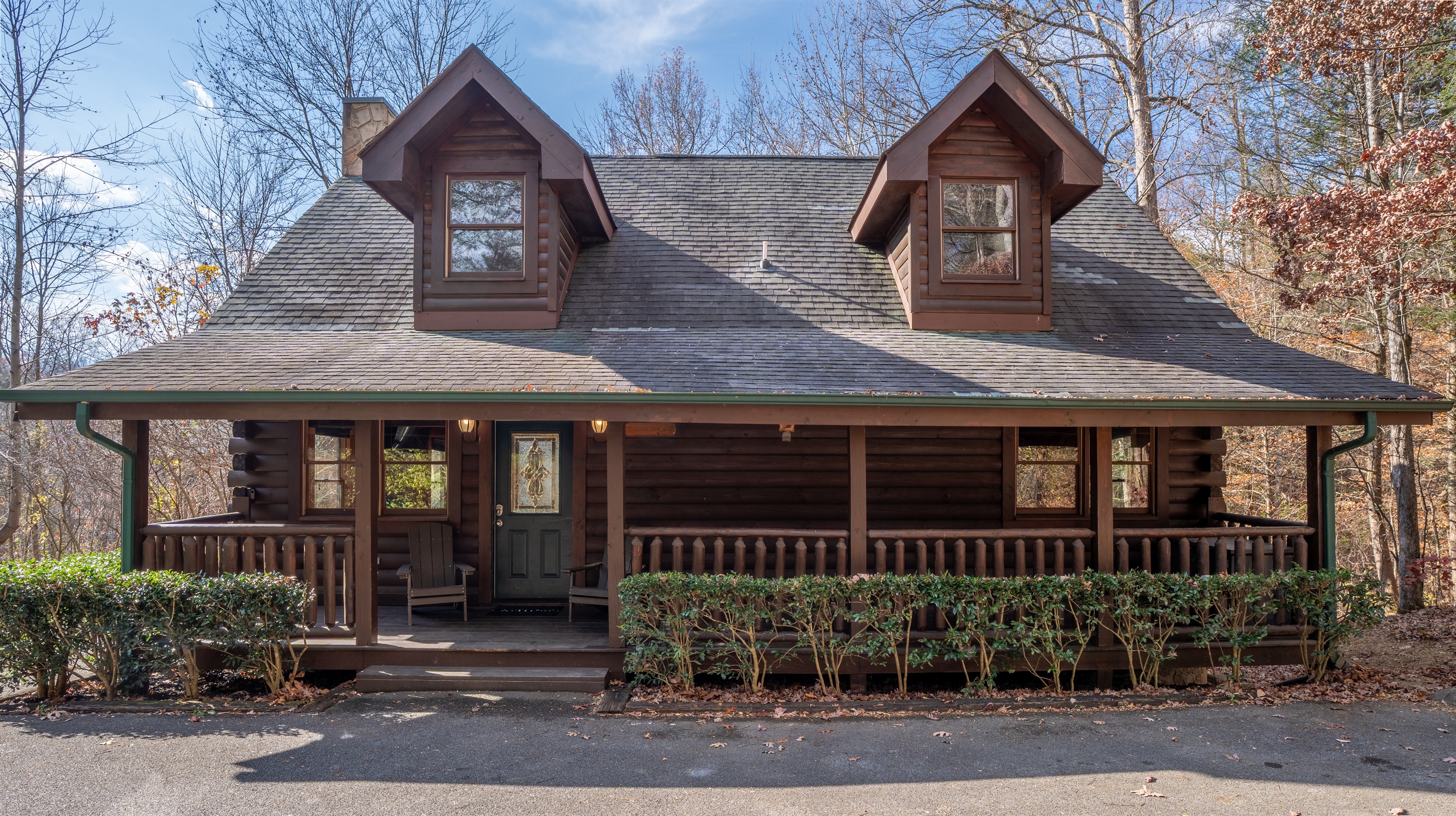 One stay at Mighty Oaks Mountain Retreat and you'll see why! 