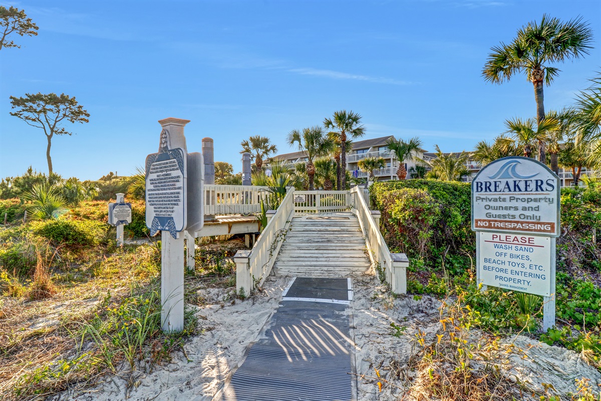 Direct Beach access for Breakers 324 Hilton Head