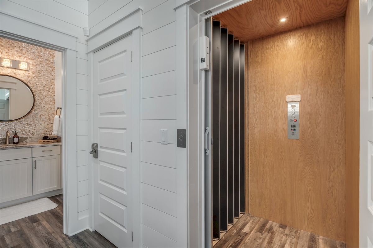 Commercial Elevator (all floors)