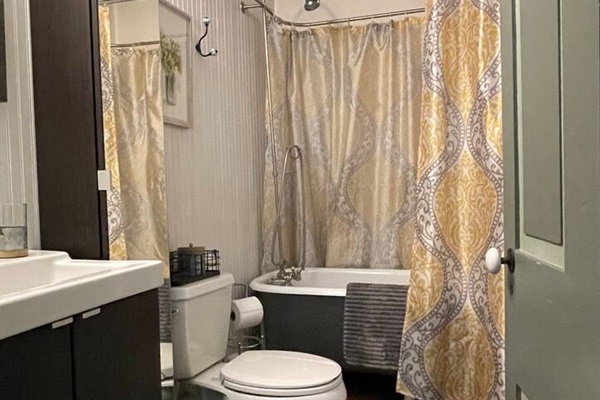 1st floor bath