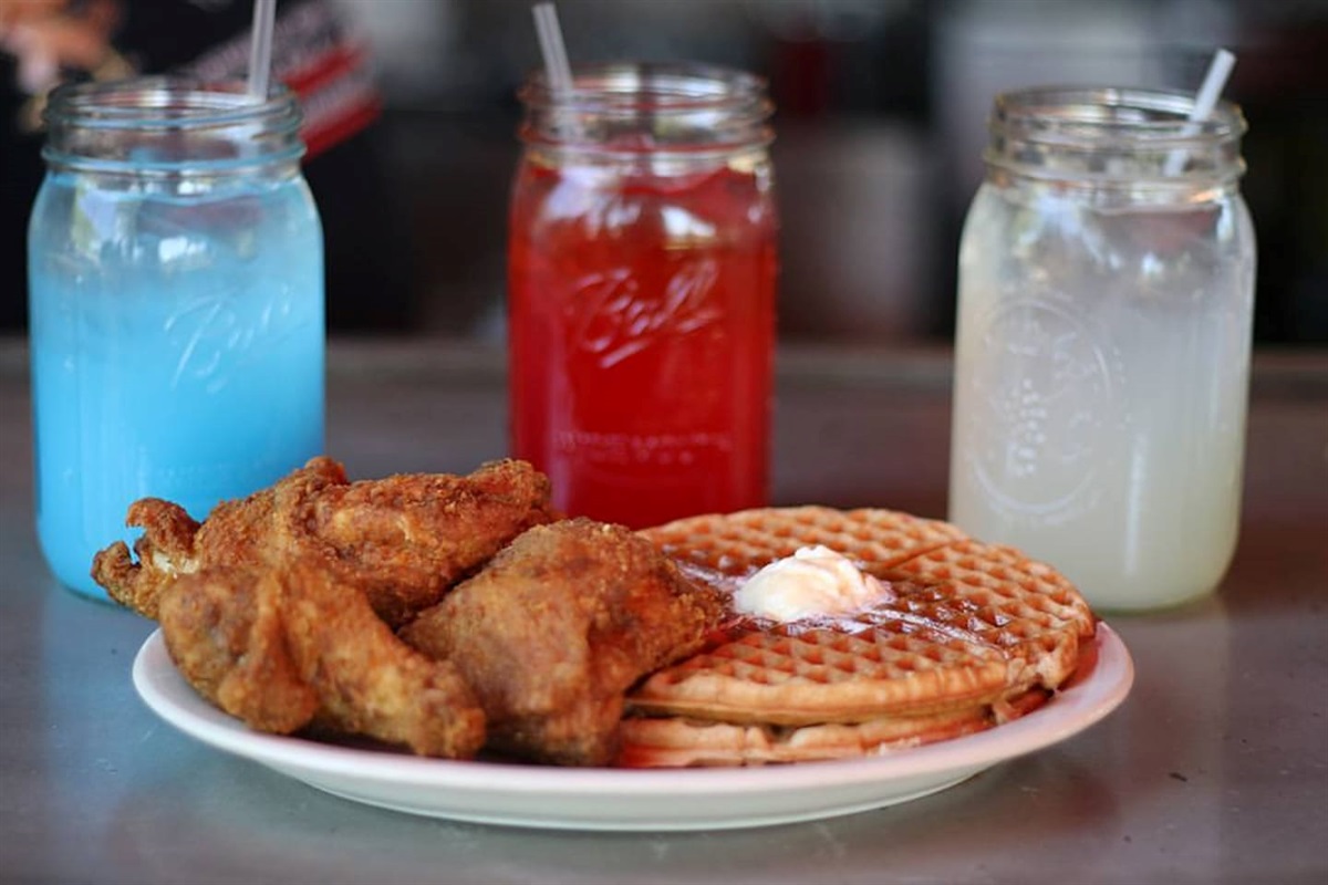 Lo-Lo's Chicken & Waffles 0.4 miles (3 minute drive / 10 minute walk)