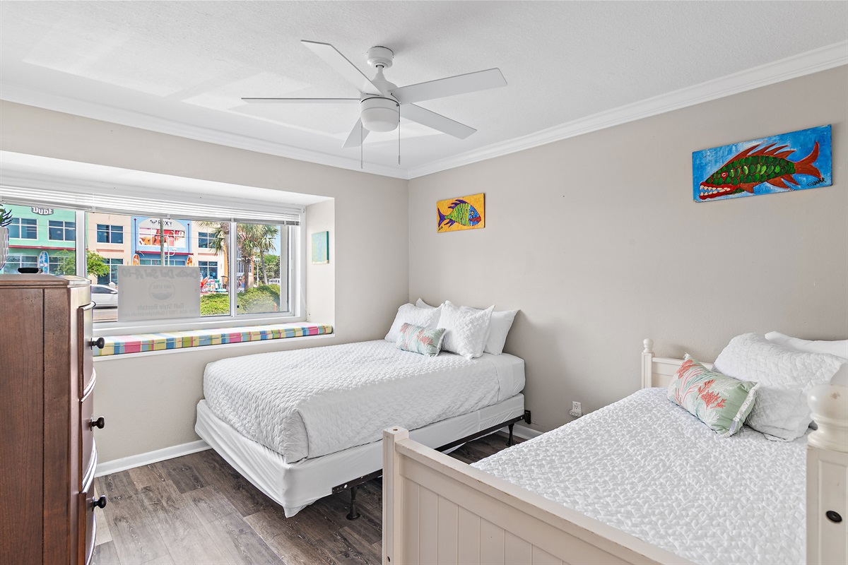Guest Room 2 (Level 3): TWO Full Beds, Smart TV, Bathroom with Shower-Tub Combo (Sleeps 3)