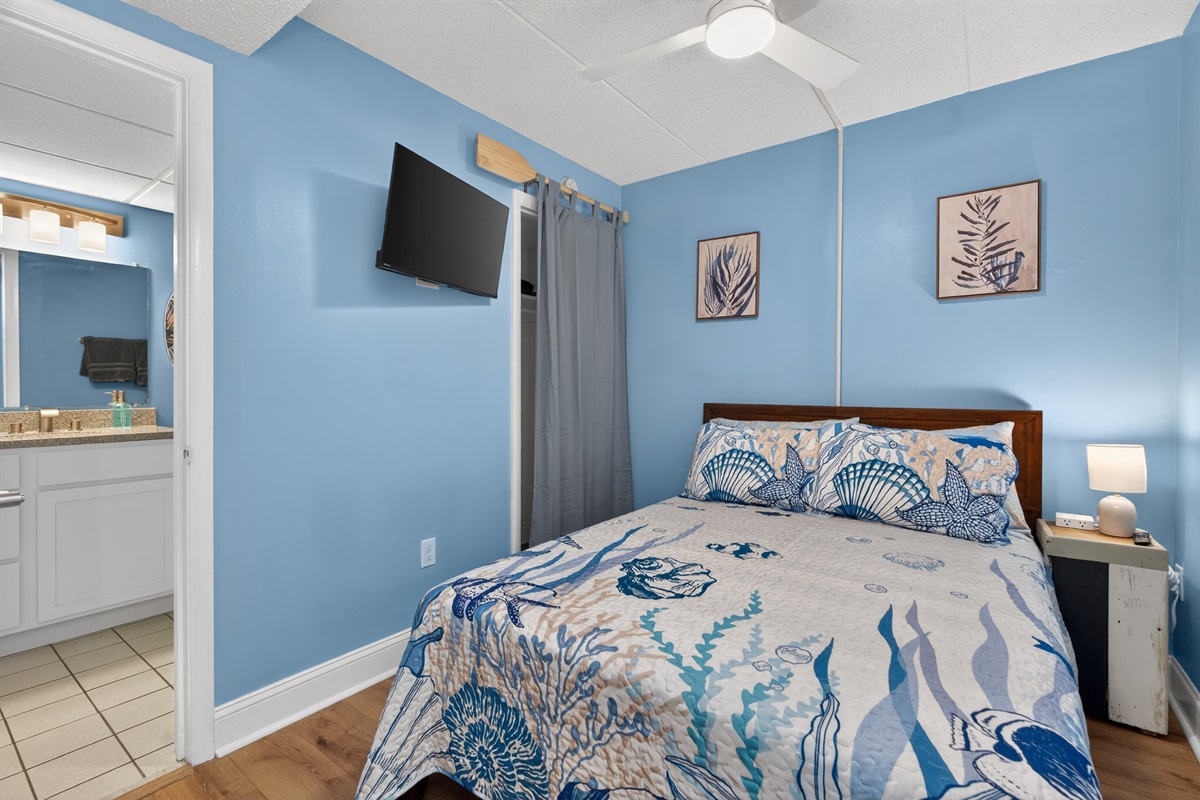 Middle Bedroom