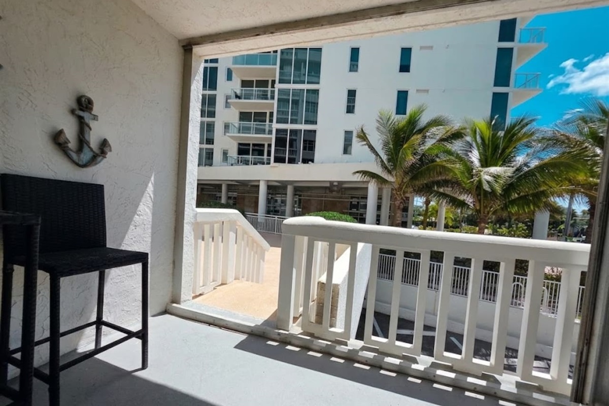 The Walk-Out Layout: Located on the second level, this unit offers the convenience of walking directly out to the amenities. You can skip the elevator to reach the pool or the gym.