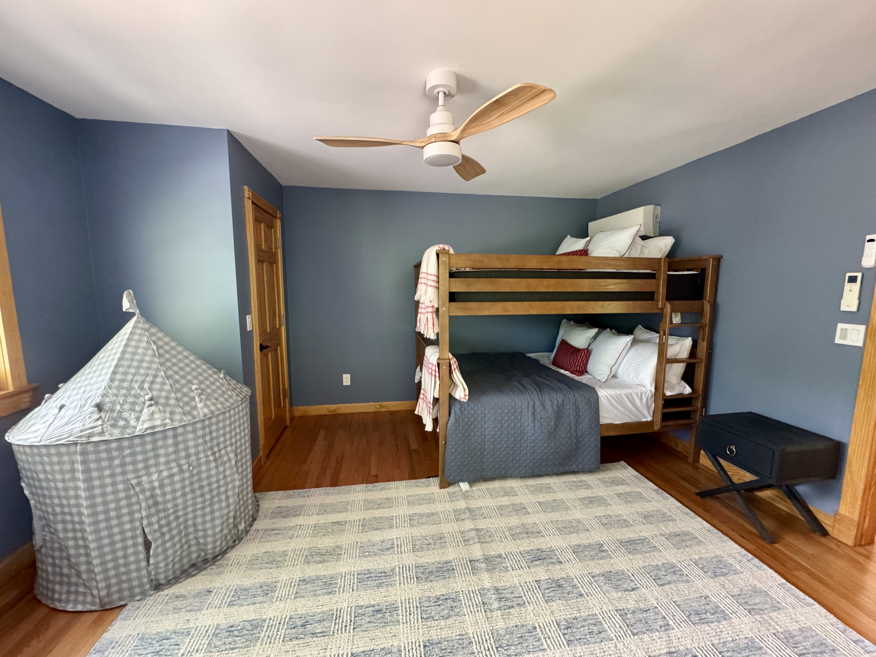 Bunk room perfect for kids and teens