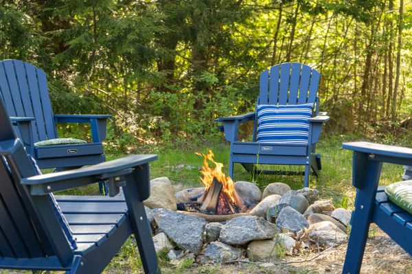 Enjoy meals outdoors while surrounded by forest views and natural beauty.
