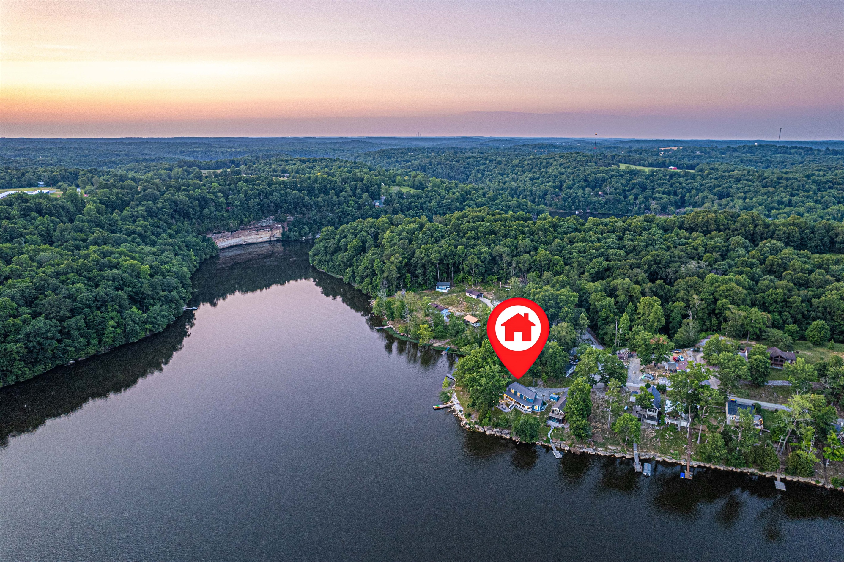 Embrace the tranquility of Paradise Point, your serene modern getaway at Lake Malone.