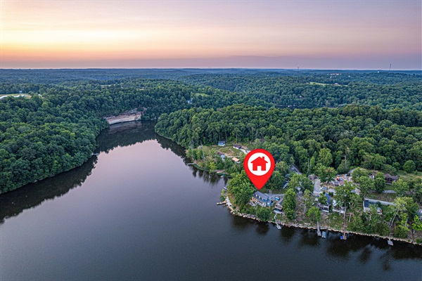 Embrace the tranquility of Paradise Point, your serene modern getaway at Lake Malone.