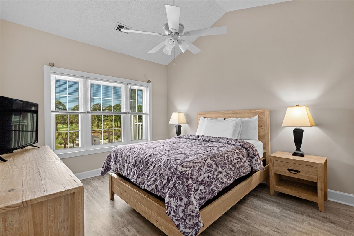 Queen Master Suite
