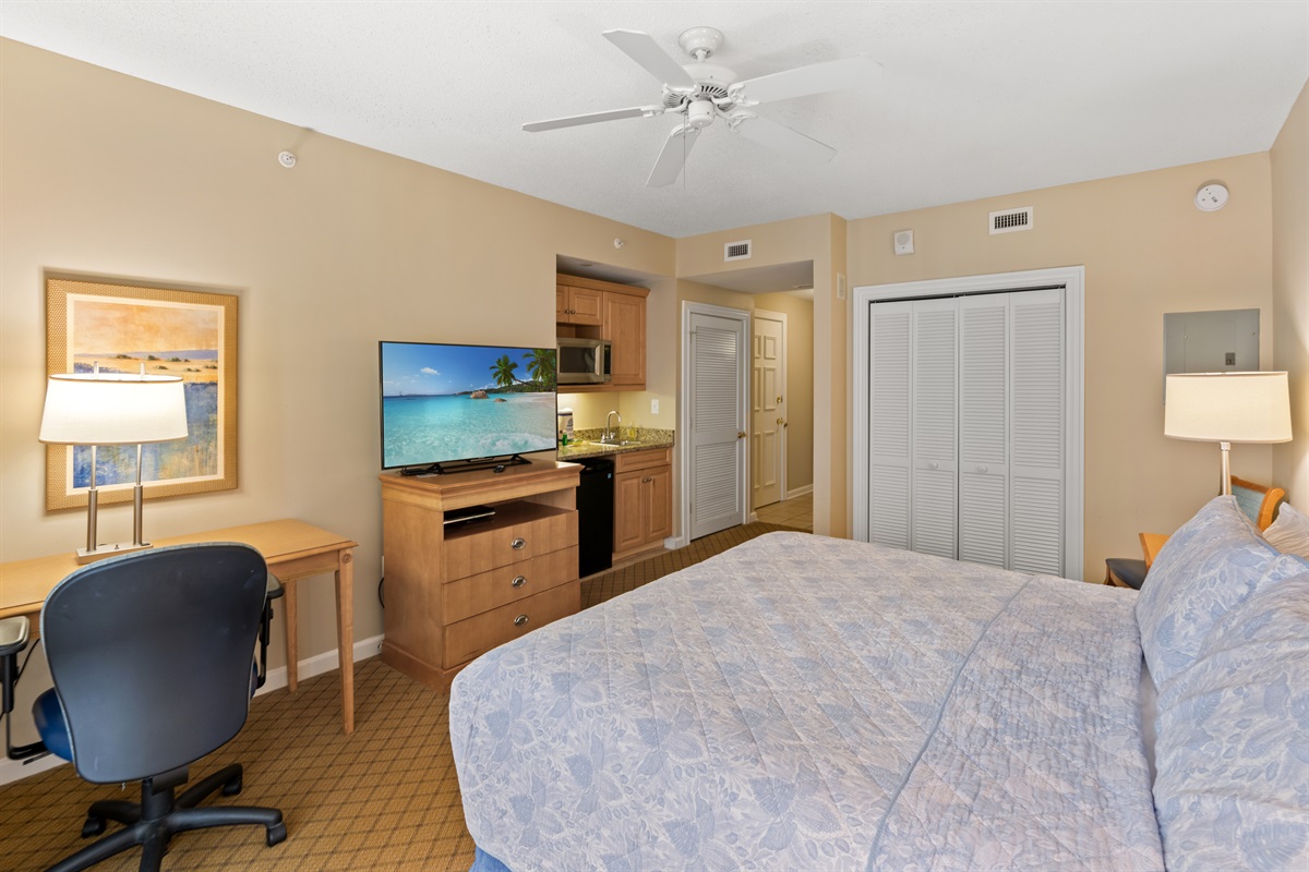 3rd Bedroom King Private Suite w/ Kitchenette