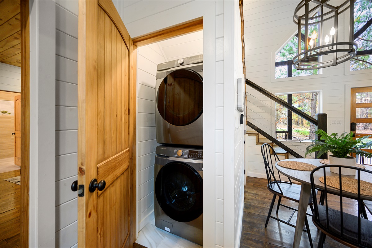 A full washer and dryer because the best getaways should feel effortless. 
Freshen up after lake days, hiking adventures, or cozy cabin nights without ever leaving your peaceful retreat.