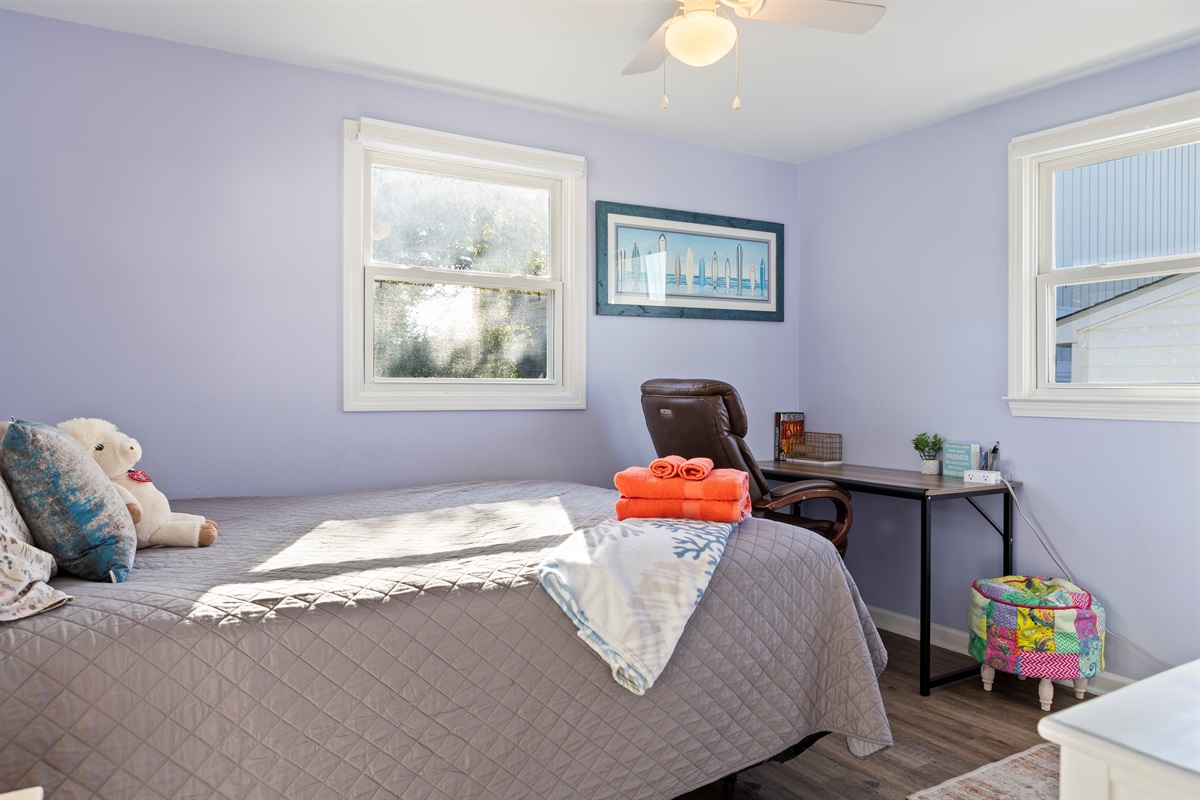 Bedroom 1: Queen bed