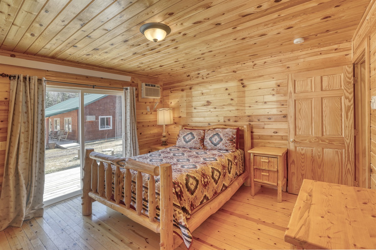 Bedroom 1 with Queen bed