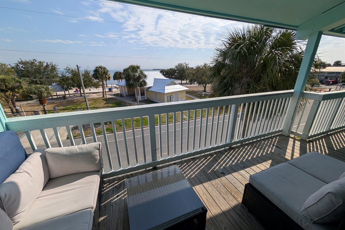 Balcony with outdoor seating