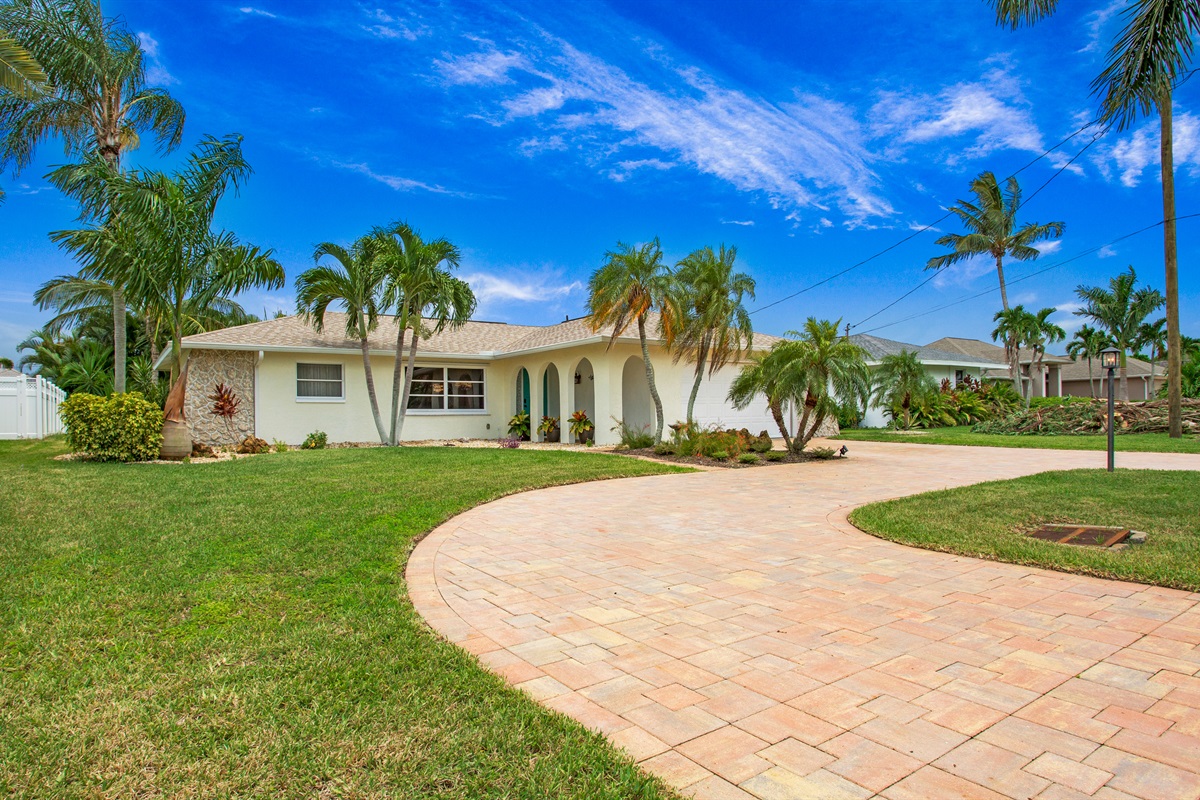 Turn around driveway for easy exits